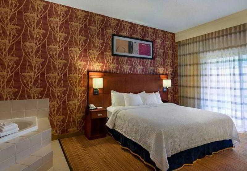 Courtyard By Marriott Boston Westborough Hotel Ngoại thất bức ảnh