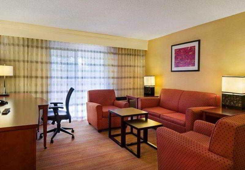 Courtyard By Marriott Boston Westborough Hotel Ngoại thất bức ảnh