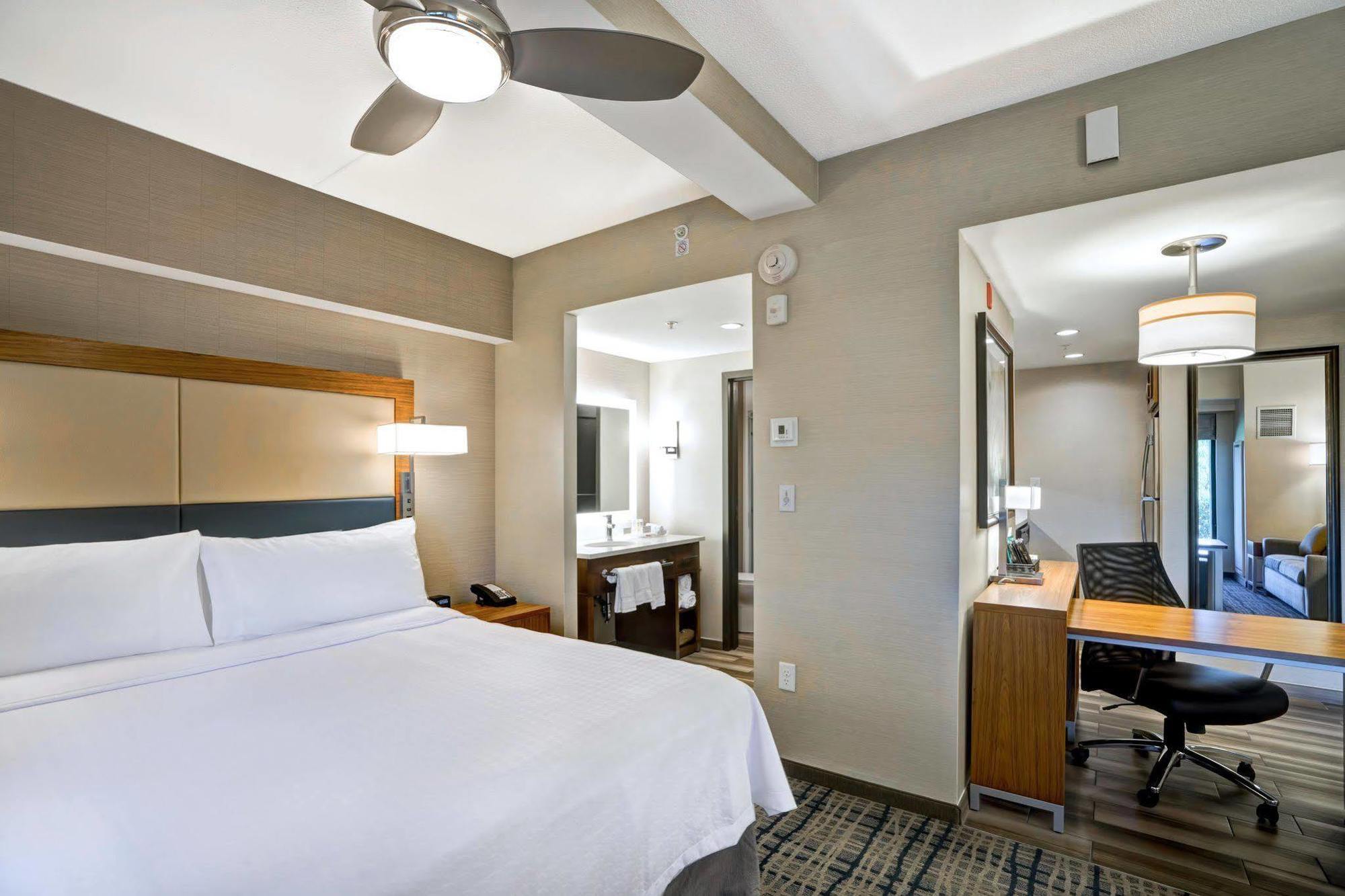 Courtyard By Marriott Boston Westborough Hotel Ngoại thất bức ảnh